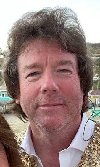Steve Fairchild plays the part of Benny Andersson